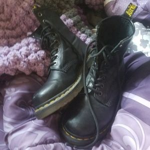 Dr. Marten' s size 4/6